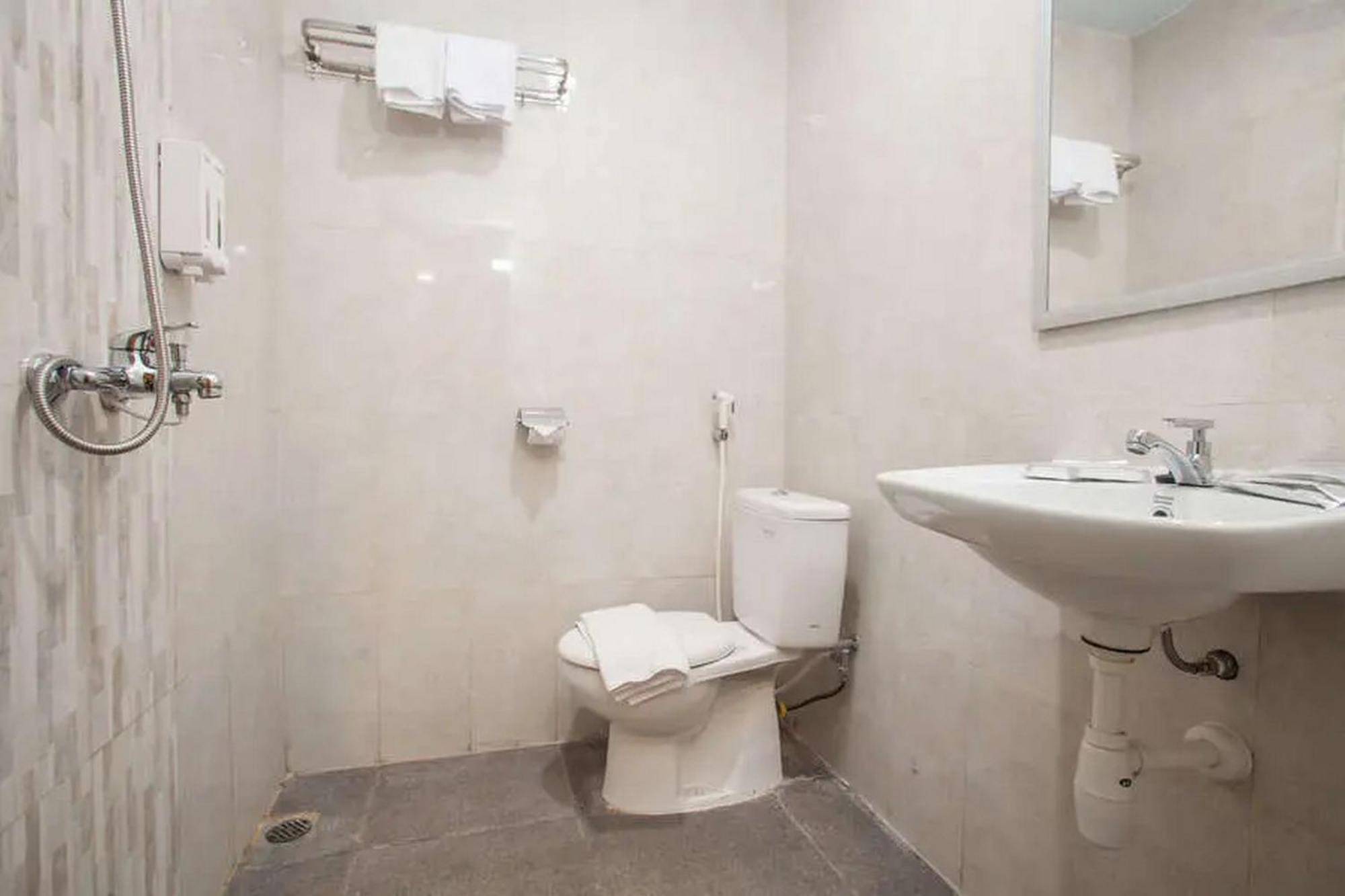 Reddoorz Premium @ Jalan Cengkeh Malang Ξενοδοχείο Εξωτερικό φωτογραφία