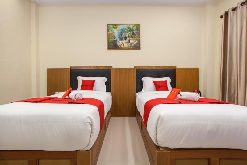 Reddoorz Premium @ Jalan Cengkeh Malang Ξενοδοχείο Δωμάτιο φωτογραφία